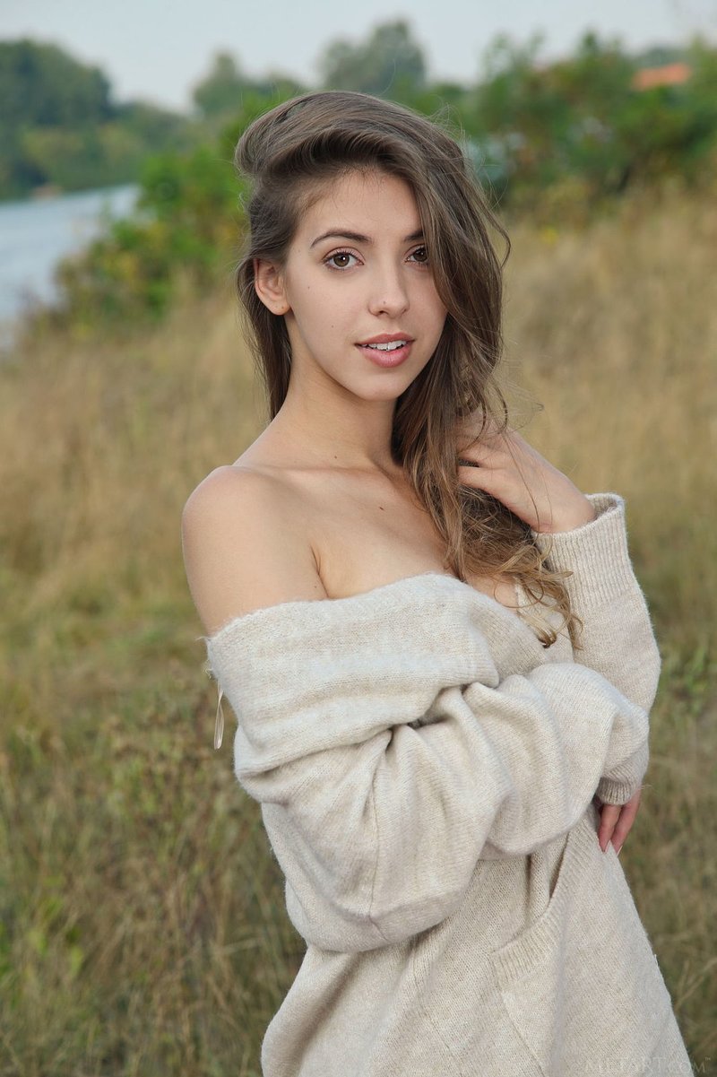 Виктория, 44